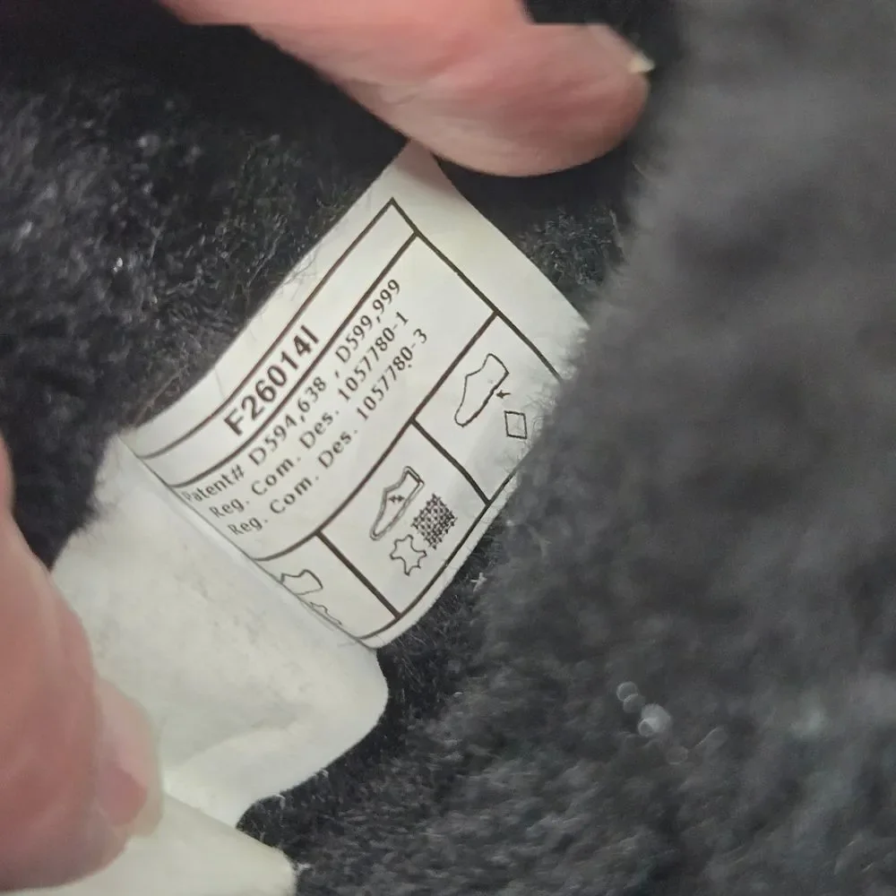 UGG bailey button
